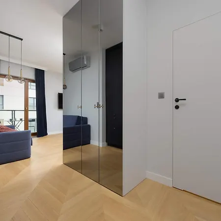 Modern In Wola With Air Conditioning By Renters Apartamento